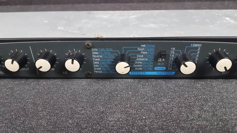 Zoom 1202 Zoom Studio Multi Effects Processor Rack Unit | Reverb