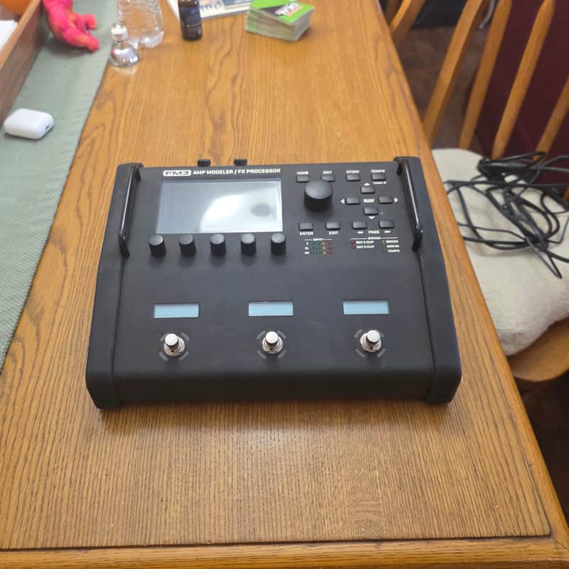 Fractal Audio FM3 w/ EV-2 pedal included