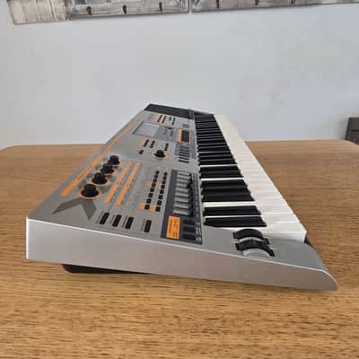 Casio XW-P1 61-Key Performance Synthesizer 2010s - Silver image 11