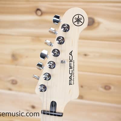 Yamaha PAC112VM-ICB Pacifica HSS - Ice Blue image 12