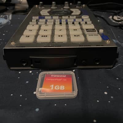 Roland SP-404 OG Works Great Incl. 1GB Card and Power image 7