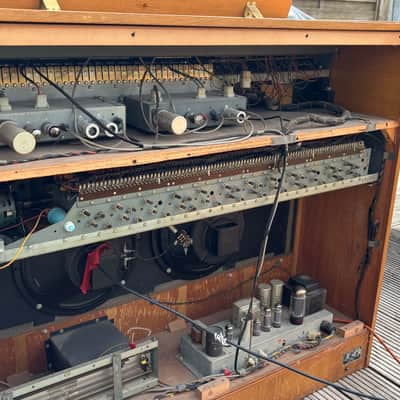 Hammond L-100 Series Organ 1961 - 1972 - Natural image 11