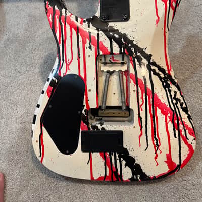 Charvette 170 1990 - Blood splatter image 2