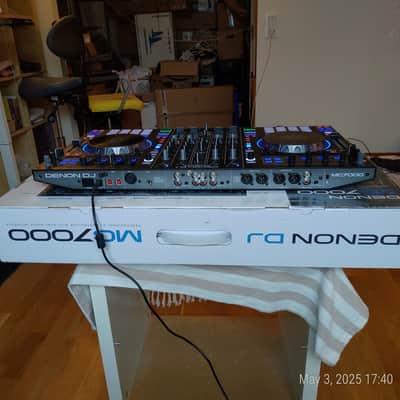 Denon MC7000 DJ controller image 3