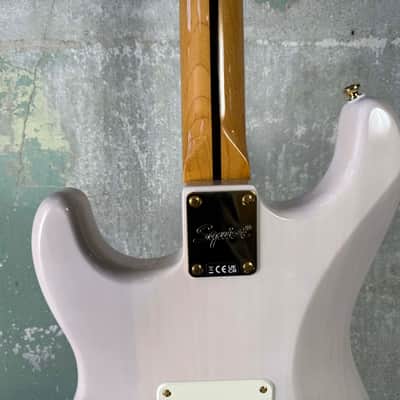 Squier Classic Vibe '50s Stratocaster - White Blonde with Gold Hardware image 9