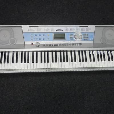 Yamaha Keyboard Portable Grand Piano DGX 200 Synthesizer MIDI image 1