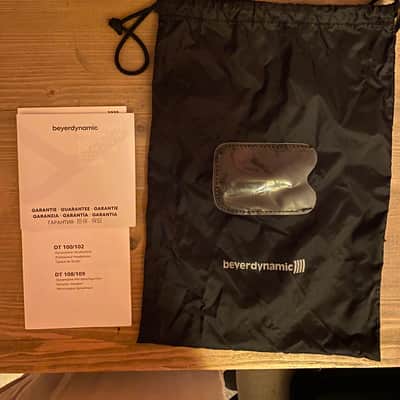 Beyerdynamic DT100 Headphones (Black 400 Ohm) 2010s - Black image 4