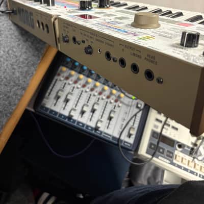 Korg MicroKORG 37-Key Synthesizer/Vocoder 2002 - 2019 - Silver image 3
