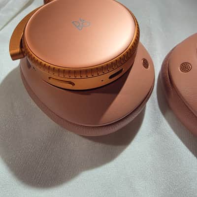 Bang & Olufsen H100 2025 image 5