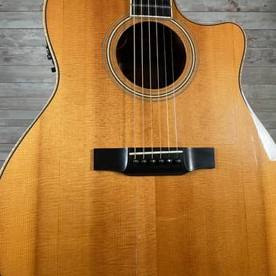 Larrivee LV-04 Early 2000s - Spruce / Mahogany  - Includes Hardshell Case image 2