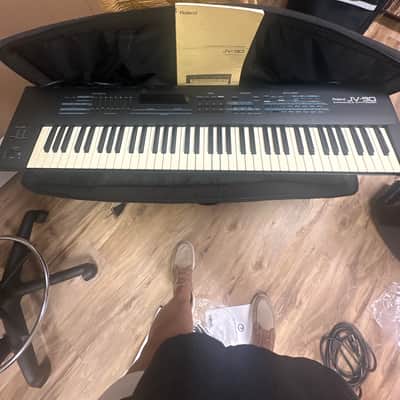 Roland JV-90 76-Key Expandable Synthesizer 1993 - 1996 - Black