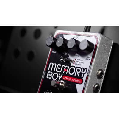 Electro-Harmonix Memory Boy Analog Delay with Chorus and Vibrato Pedal image 4
