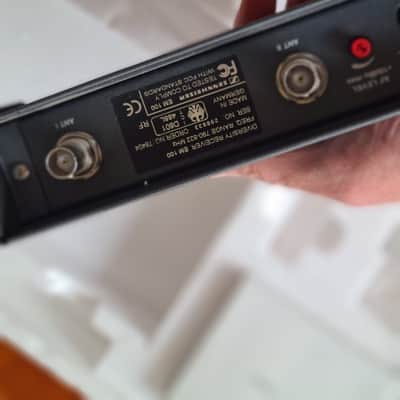 Sennheiser Sennheiser Diversity Receiver EM100 + SK100 Bodypack Transmitter + M3 Headmic – 790–822 MHz image 15