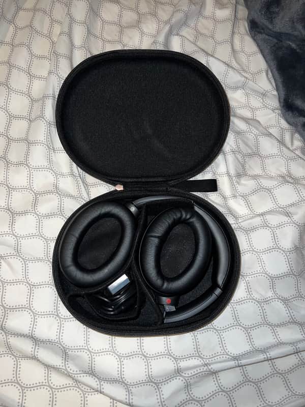 Sony WH-1000XM3 image 1