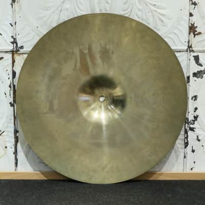 Used Zildjian Avedis Crash/Ride Cymbal 18in (1632g) image 2