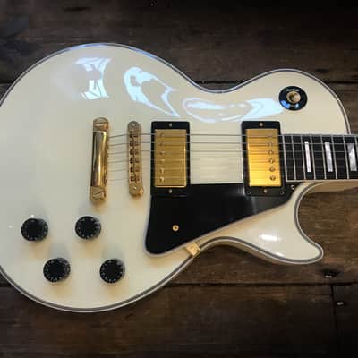 2010 Gibson Custom Shop Paul Custom in Aged White & original hard shell case Les image 9