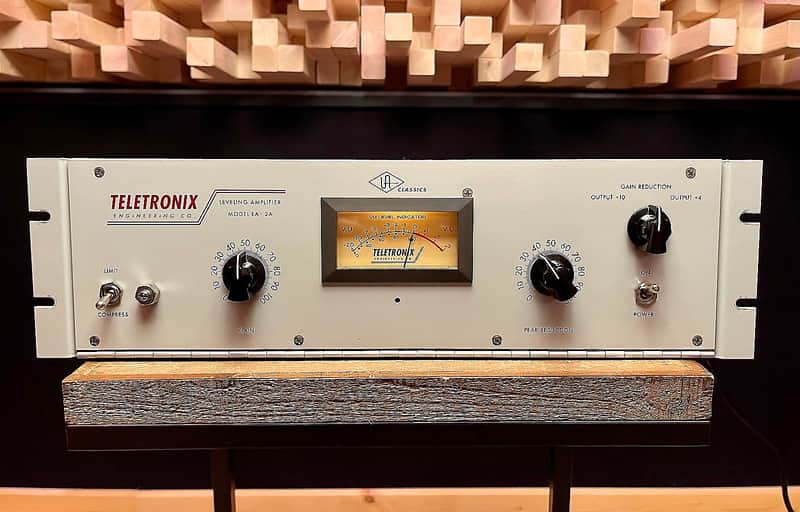 Universal Audio Teletronix LA-2A Leveling Amplifier / Optical Compressor. LA 2A LA2A image 1