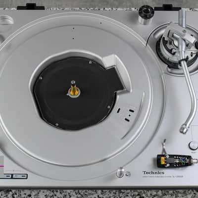 Technics SL-1200GR Direct Drive Turntable in Excellent Condition image 15