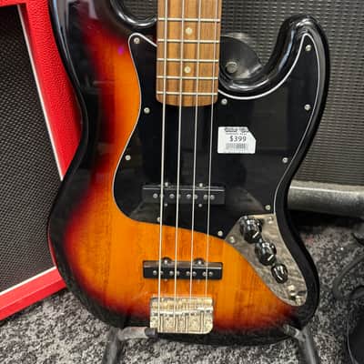 Squier Jazz Bass 2010/2020s - Sun burst image 2