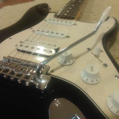 Fender 2005 MIM Stratocaster Standard 60th Anniversary HSS Black w/Padded Gig Bag image 5