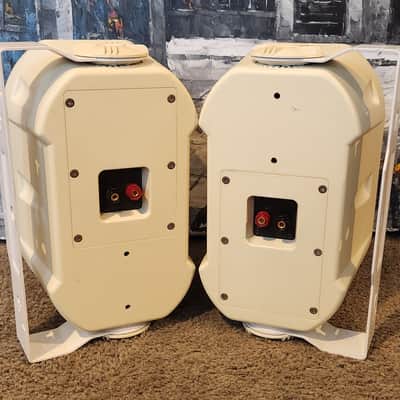 Denon Denon DN205IO 6.5" White 2-Way Passive Indoor/Outdoor Speaker inc Bracket 90s  - White image 3