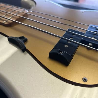 Fender Deluxe Active Precision Bass Special 2010 - Pearl Frost image 7