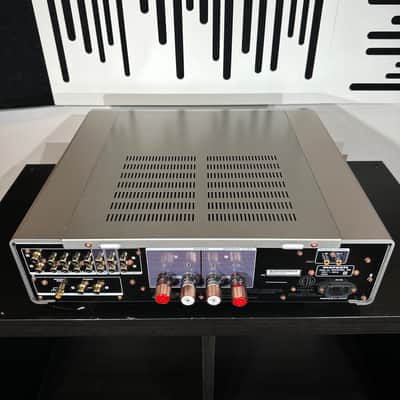 Marantz Model 30 60-Watt Stereo Solid-State Integrated Amplifier 1976 - 1978 - Silver image 10