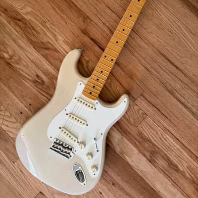Fender Eric Johnson Stratocaster with Maple Fretboard 2005 - Present - White Blonde image 4