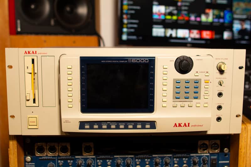 Akai S6000-V2 MIDI Stereo Digital Sampler image 1