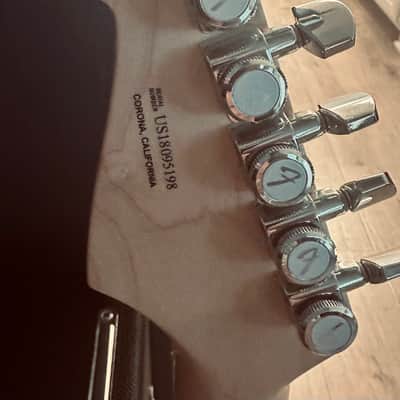 Fender American Elite Stratocaster | Tobacco Sunburst | 2019 image 4