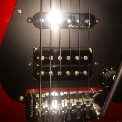Kramer Focus 3000 Vintage 1980’s Candy Apple Red with original hard case. image 5