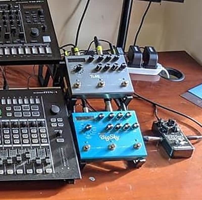 Double stand Dx strymon bigsky & Timeline - 3dstudiofurniture image 1