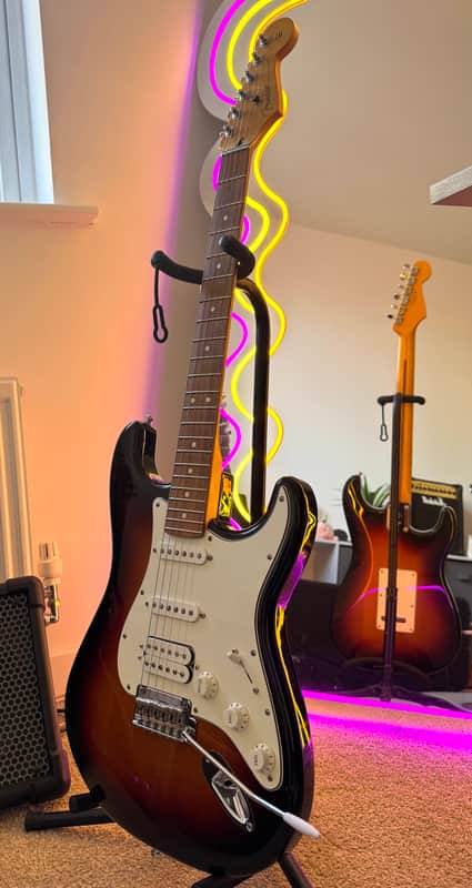 Fender Fender Player Stratocaster HSS Electric Guitar- 3 Tone Burst 2018 - 3 Tone Burst