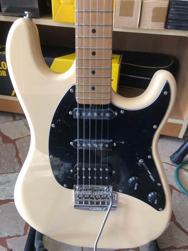 last item B- stock Sterling  Cutlass CT50HSS Vintage Cream ST-CT50HSS-VC-M2ST - Vintage Cream image 1