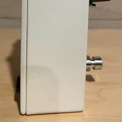 Diamond Boost / EQ (4-Knob) 2025 - Present - White image 5
