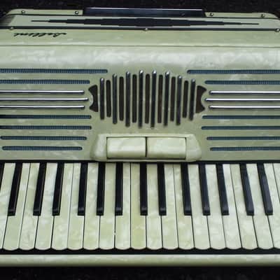 Bellini Accordion 41 Key 120 Base with Case image 1