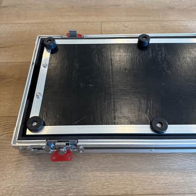 Gator G-TOUR-PEDALBOARD-LGW Large ATA Pedalboard 24x11" with Wheels 2010s - Black image 5