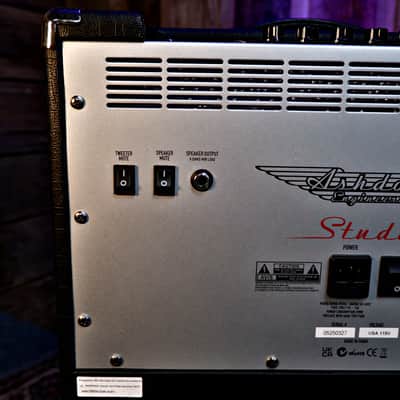 Ashdown Studio 210 300-Watt 2x10" Bass Combo imagen 5