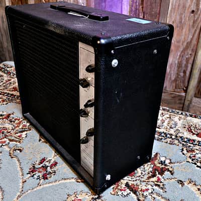 Danelectro Sears Silvertone Model 1482 15-Watt 1x12 Guitar Combo - 1960s image 8