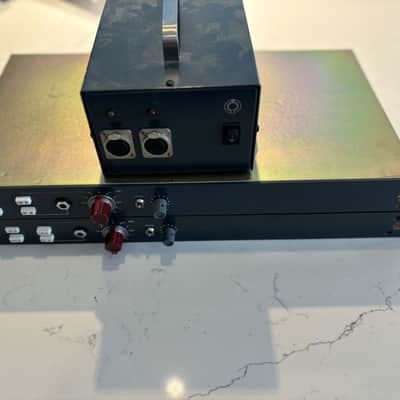 2xBAE 1073MP Single Channel with PSU 2010s - Blue image 3