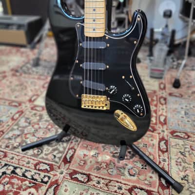 Fender Deluxe Series Stratocaster MIM w/ EMG Pick Ups - 2000s - Black/Gold W/ Gig Bag (C016-48) image 3