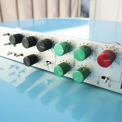 Trident  Fleximix console mixer Wood/Silver finish image 5