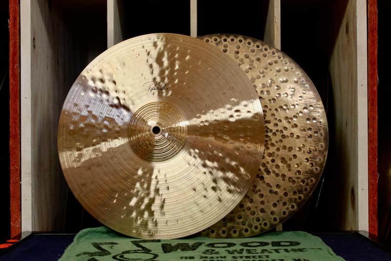 Paiste 14" Signature Traditionals Med Light Hi-Hats 931/1203g image 1