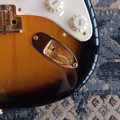 Fender 50th Anniversary American Deluxe Stratocaster 2004 - Sunburst image 5