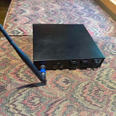 Peavey 3010690 Wireless In-Ear Monitor System 2010s - Black image 7