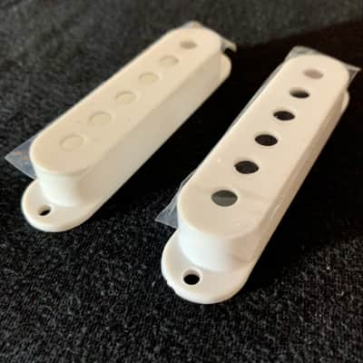Pickup Covers (2) White - 50 mm Spacing - Single Coil Strat Style image 4