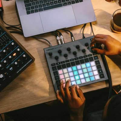 NOVATION CIRCUIT-RTM Boîte à rythme à matrice RGB image 7