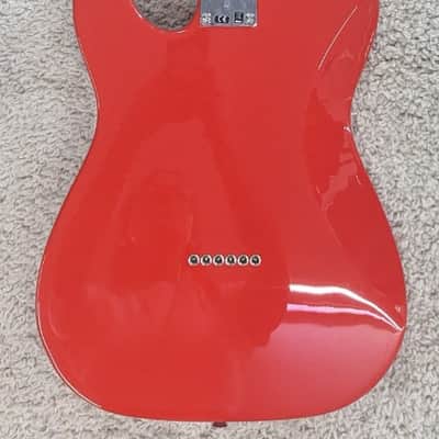 Mint Fender Player II Telecaster HH Elec guitar, Maple Fingerboard, Coral Red - MIM image 2