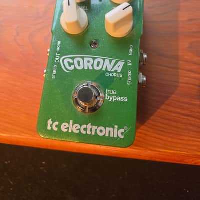 TC Electronic Corona Chorus 2011 - Present - Green image 1