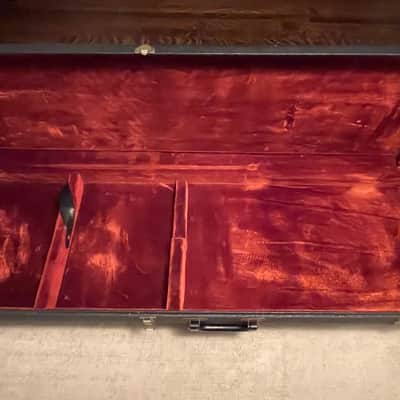 Vintage 1970’s Fender USA Mustang Guitar Case Black Exterior w Maroon Interior Fits Tele Strat image 2